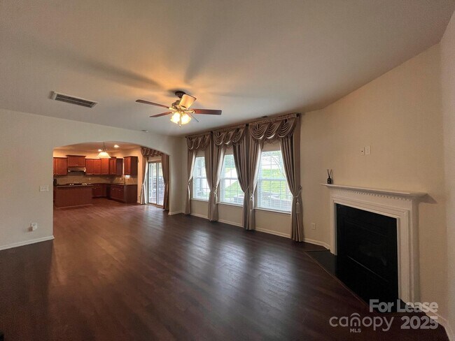 Foto del edificio - 14007 Highland Meadow Rd
