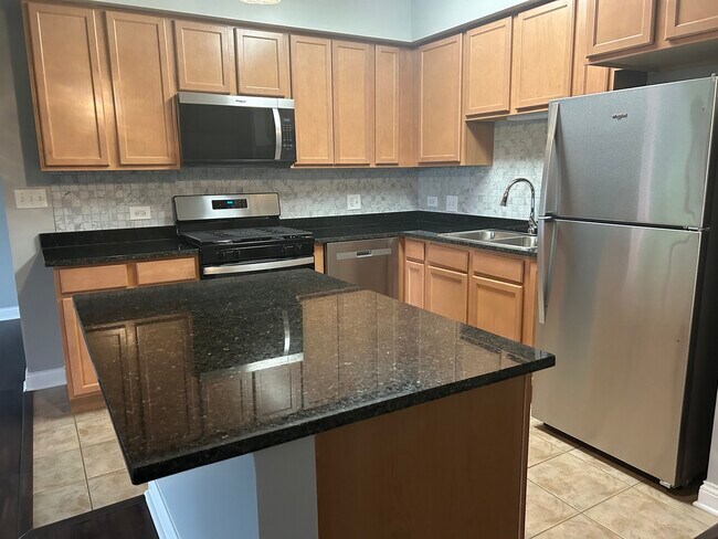 Foto del edificio - 3400 N Old Arlington Heights Rd