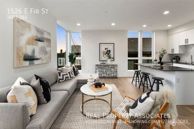 Photo - 1526 E Fir St House