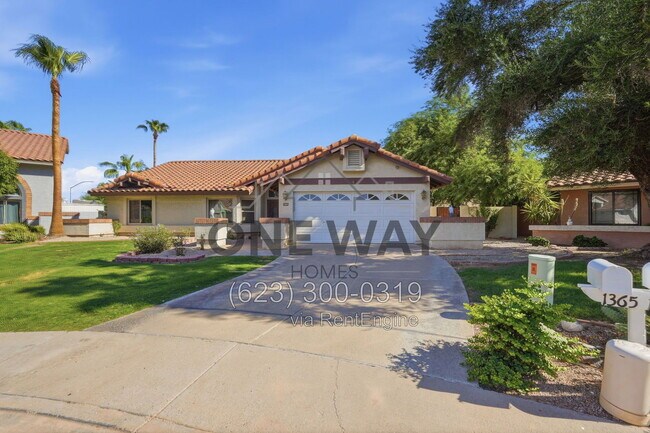 Building Photo - 1365 N Diane Cir