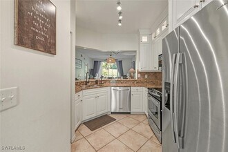 Building Photo - 871 Tanbark Dr