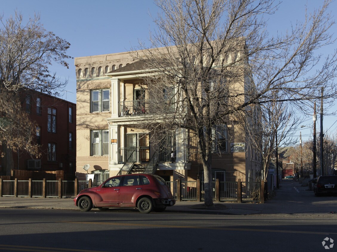 Foto del edificio - 1615 Bruce Randolph Ave