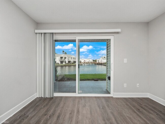 Building Photo - 1 br, 1 bath Condo - 2564 Woodgate Bouleva...