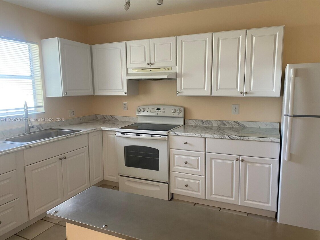 Foto principal - 10772 La Placida Dr