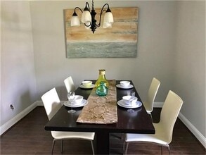 Building Photo - 5519 Ariel St