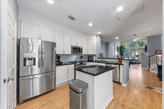 Building Photo - 30 Endor Forest Pl