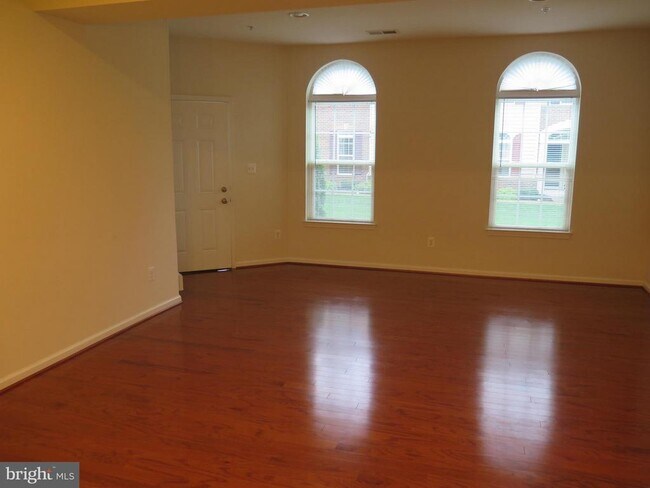 Building Photo - 24634 Johnson Oak Terrace