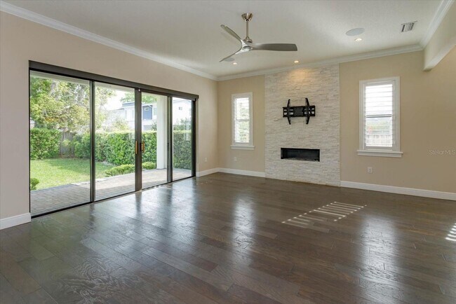 Foto del edificio - Modern Style Winter Park Home