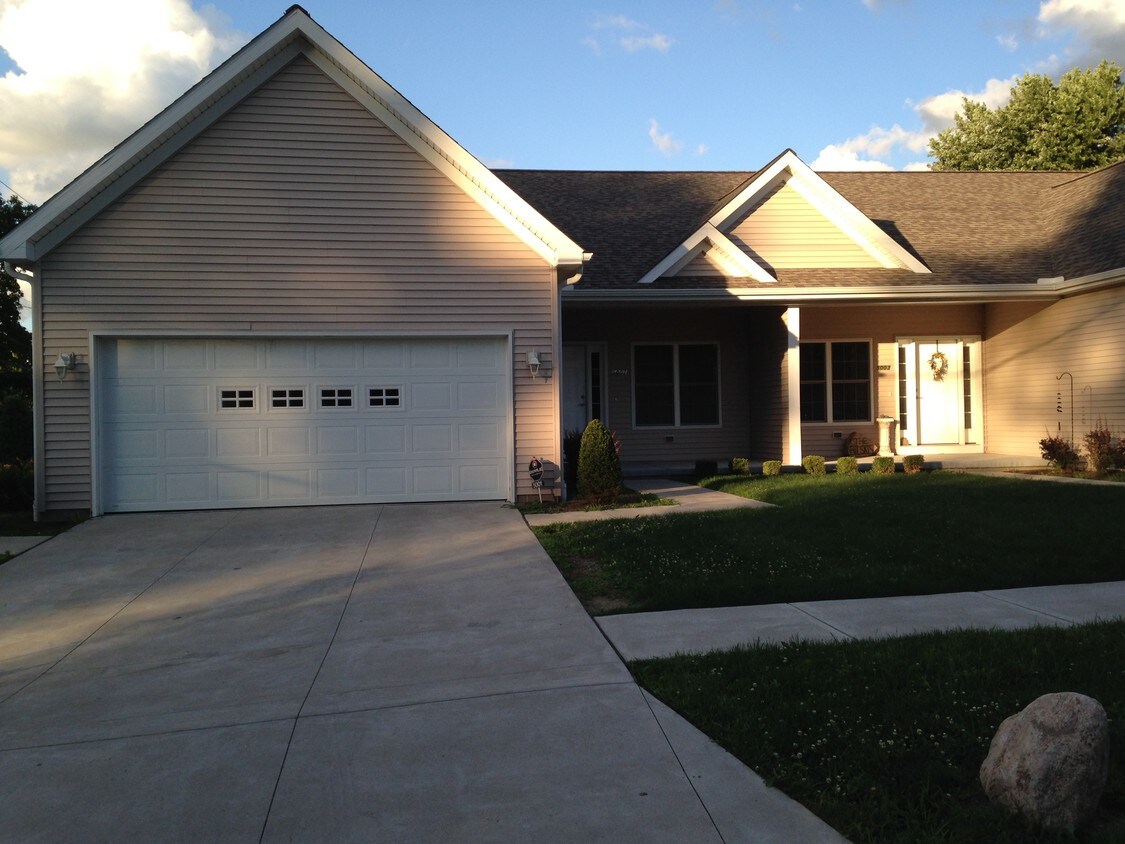 5003 Dorchester Rd, Erie, PA 16509 Apartments 5003 Dorchester Rd Erie