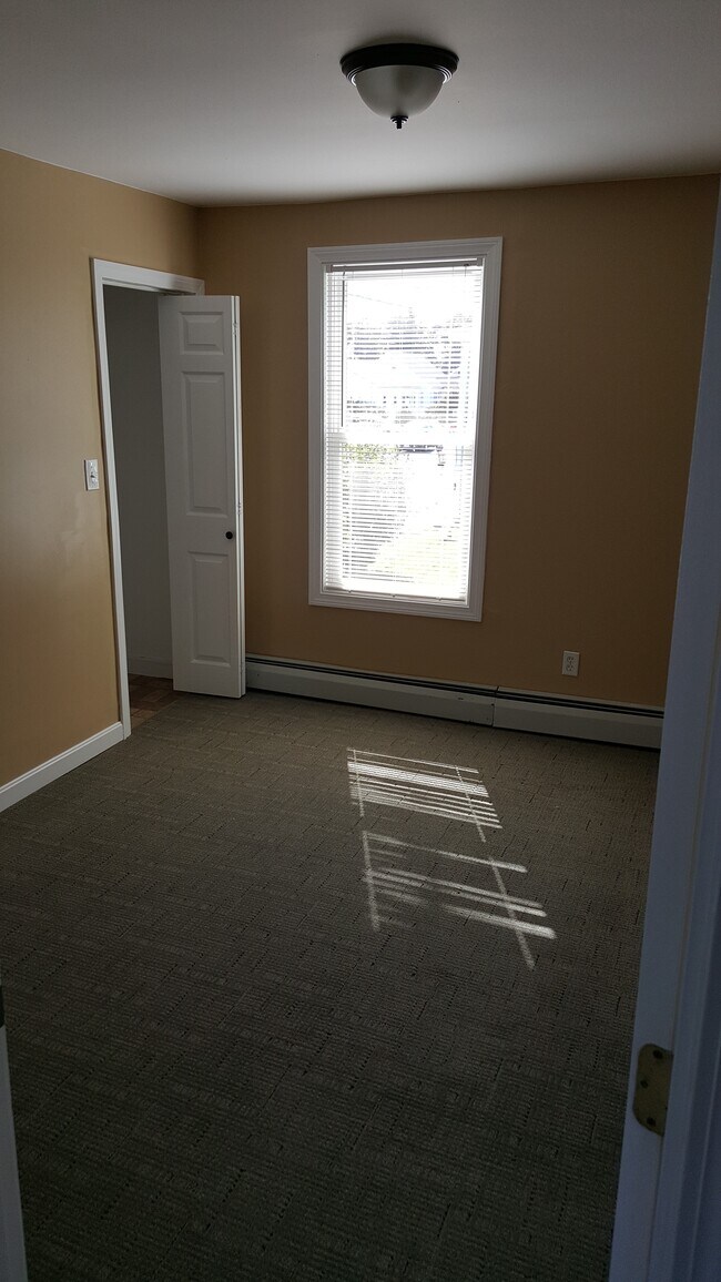 Foto del edificio - 31 Buttonwood Rd