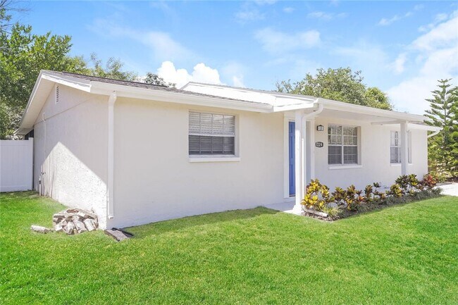 Foto del edificio - 7224 Parrot Dr