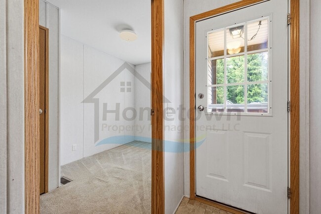 Building Photo - 136 Cedar Hill
