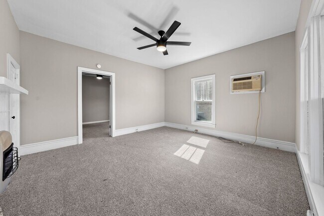 Building Photo - 2 Bedroom Home Near APSU Campus For Rent!
