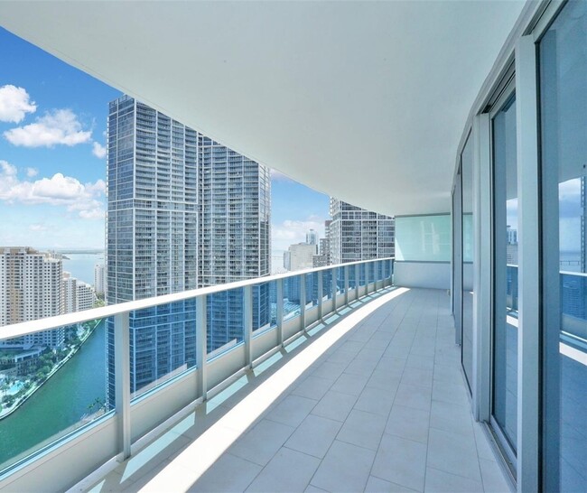 Foto del edificio - 200 Biscayne Boulevard Way