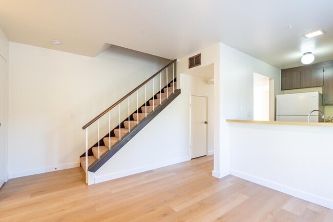 Building Photo - 1130 Terra Nova Blvd