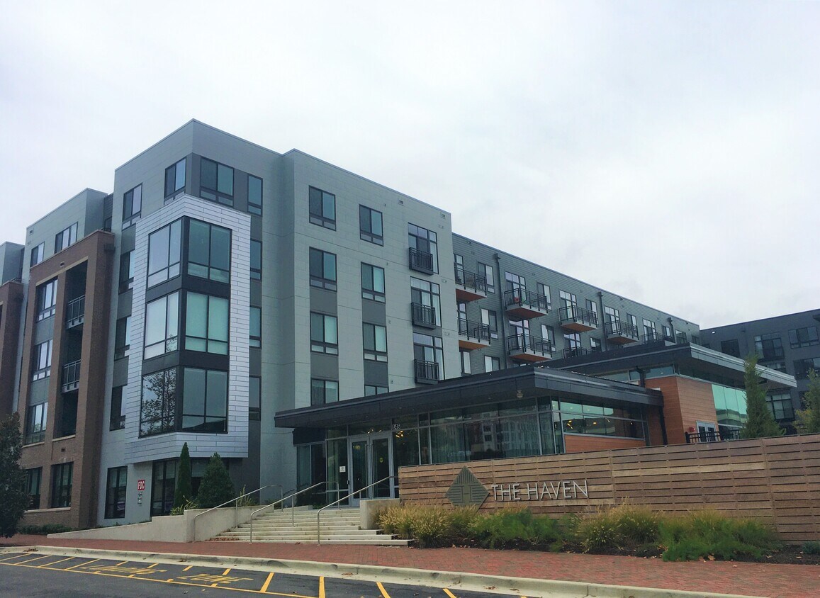 145 Riverhaven Dr Unit 541, Oxon Hill, MD 20745 Condo for Rent in