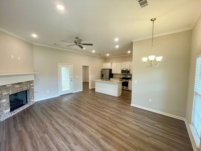 Building Photo - 4/2 for Rent in Brandon 042!!