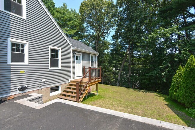 Building Photo - 13 MacArthur Rd