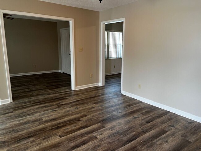 Foto del edificio - Maryville 37804 - 2 bedroom 2 bath condo -...
