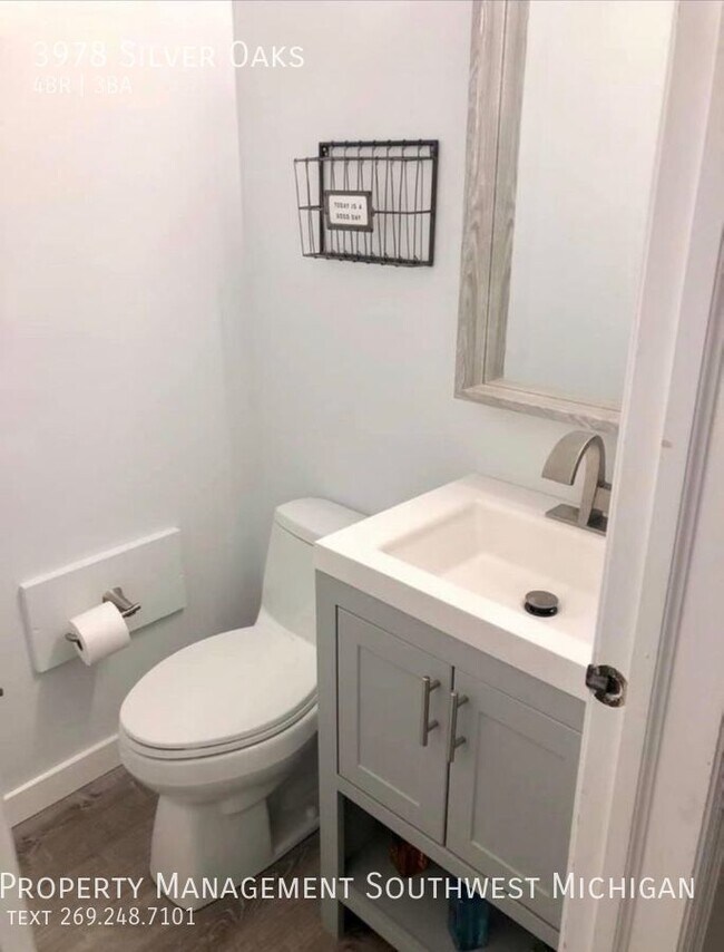 Building Photo - Beautiful farmhouse 4 bedroom, 2.5 bath ho...