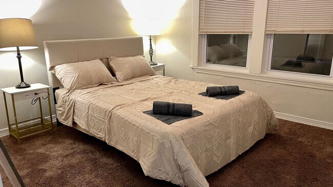 Foto del edificio - 1446 E 115th St