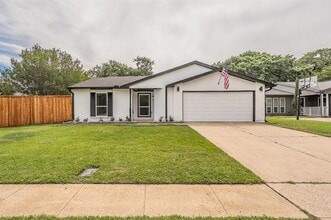 Building Photo - 309 Westover Dr