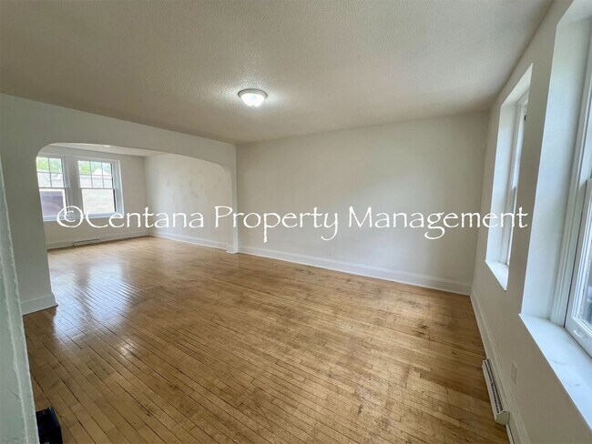 Building Photo - Johnson Apartments 412-422 4th St N