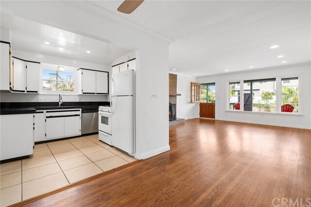 Foto del edificio - 2221 Santa Ana Ave