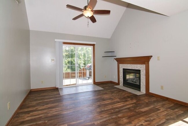 Building Photo - GREAT, 3 BEDROOM, 2.5 BATH HOME IN WARREN TOWNSHIP!