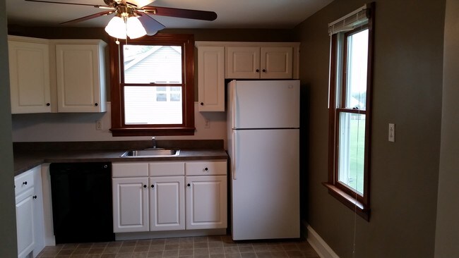 Building Photo - 253 Telford Pike