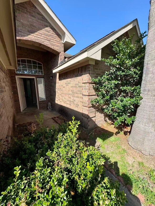 Building Photo - 21114 Sun Haven Dr