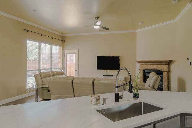 Foto del edificio - 1704 Orchard Ln