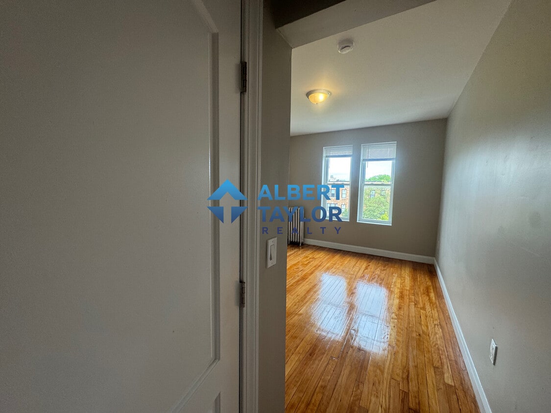 Foto principal - 119 Washington St