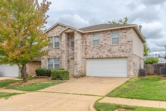 Building Photo - 8749 Hunters Trail