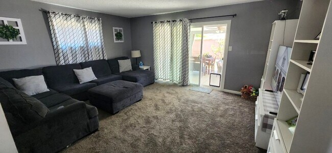 Foto del edificio - 11782 Palmwood Dr