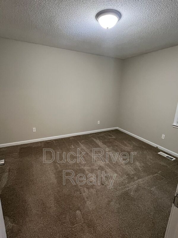 Building Photo - 203 Hunter Dr