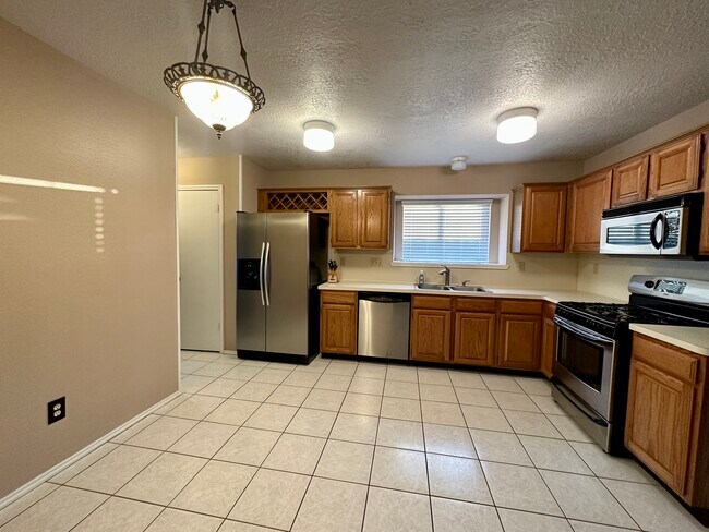 Building Photo - 1406 Asbury Ln