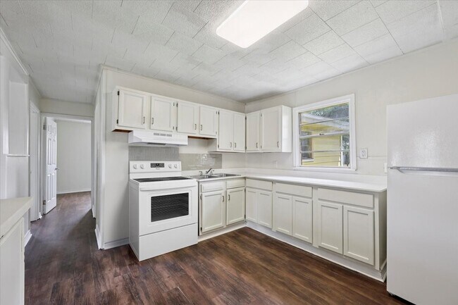 Foto del edificio - 3811 Dunn Ave