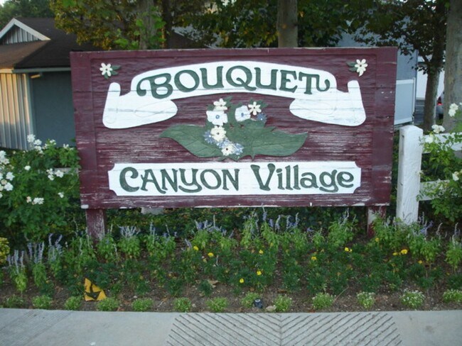 Building Photo - Charming 2-Bedroom Condo in Bouquet Canyon Village, Saugus!
