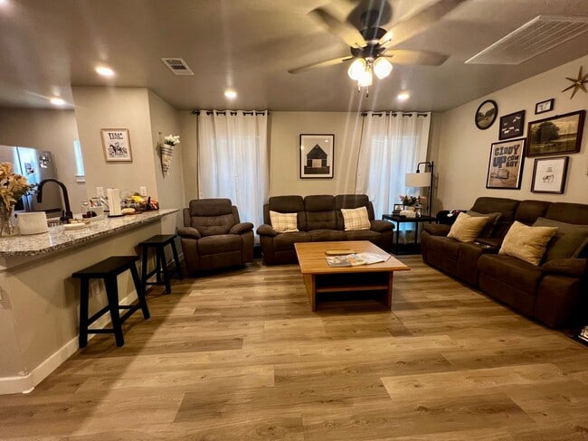 Building Photo - Recently Constructed 2 Bedroom In Harvest