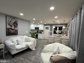 Building Photo - 7911 25th Ave