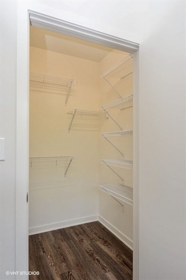 Interior Photo - 1325 N Wells Apartments
