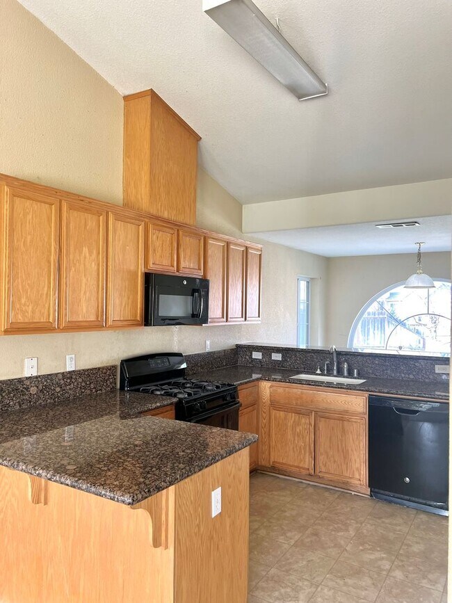 Foto del edificio - 633 Langley Ct