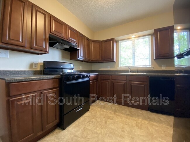 Foto del edificio - 33 Purdue Cir