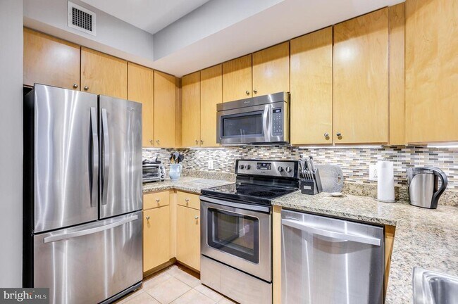 Foto del edificio - 616 E St NW