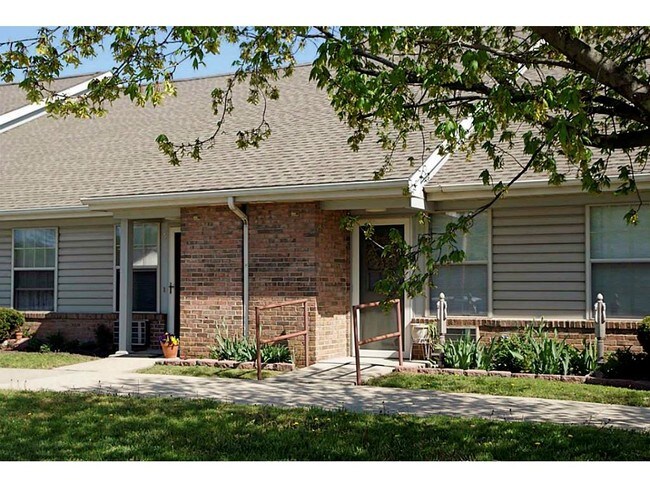 Building Photo - 6890 Lincoln Park Dr