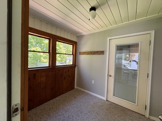 Building Photo - 73 State St