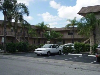 Building Photo - Rustic Manor Apartments