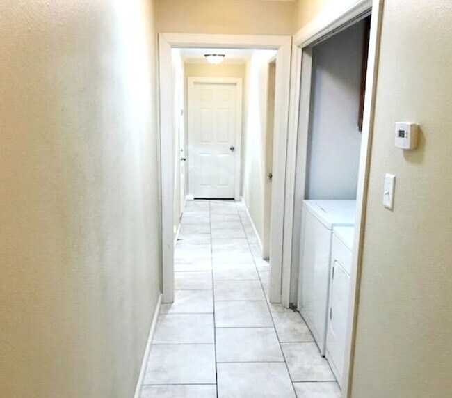 Foto del edificio - 3/2 Pre-leasing for August Move in!