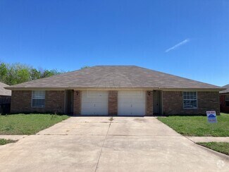 Building Photo - 3302 Toledo Dr
